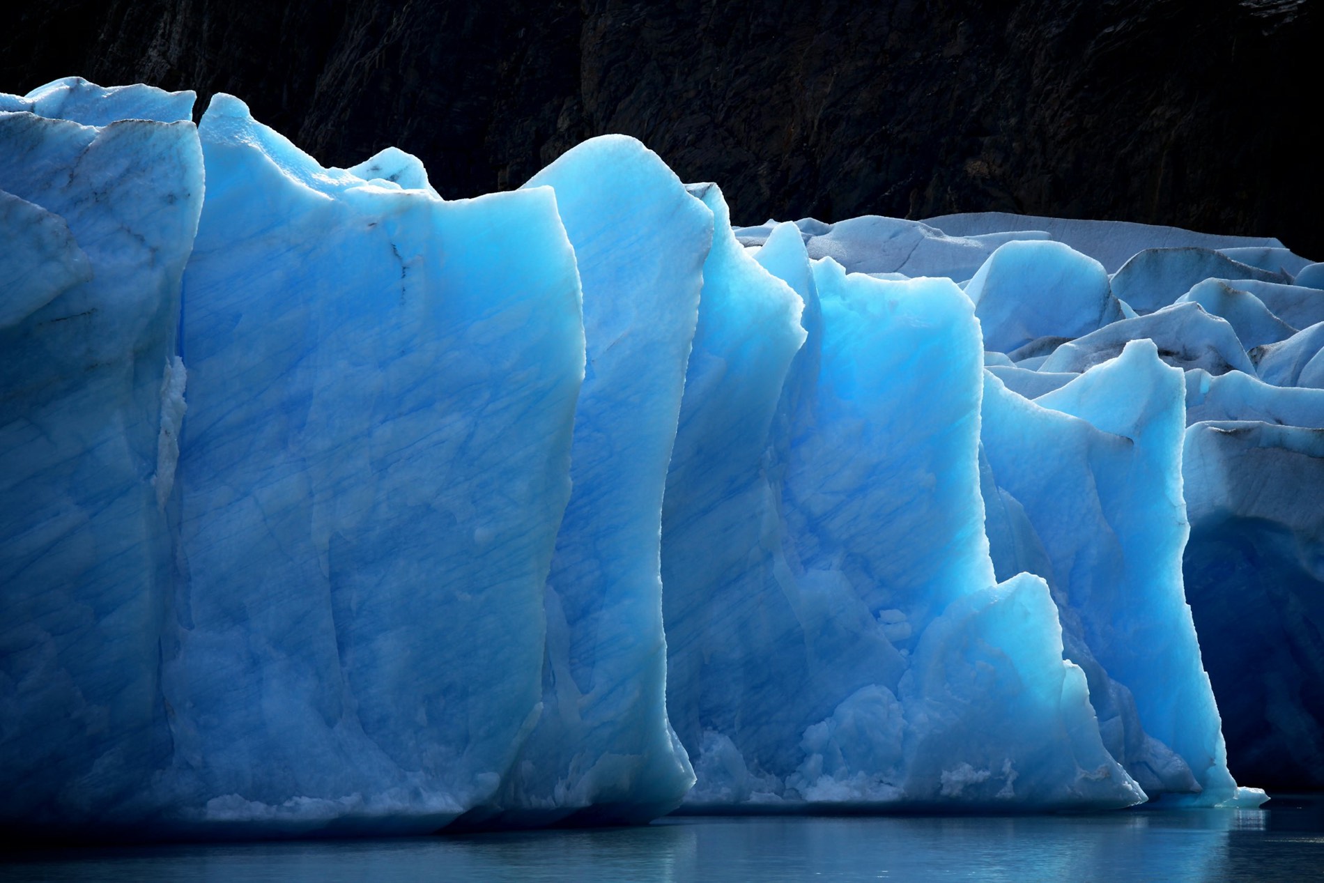 Pared de hielo azul de un glaciar patagónico